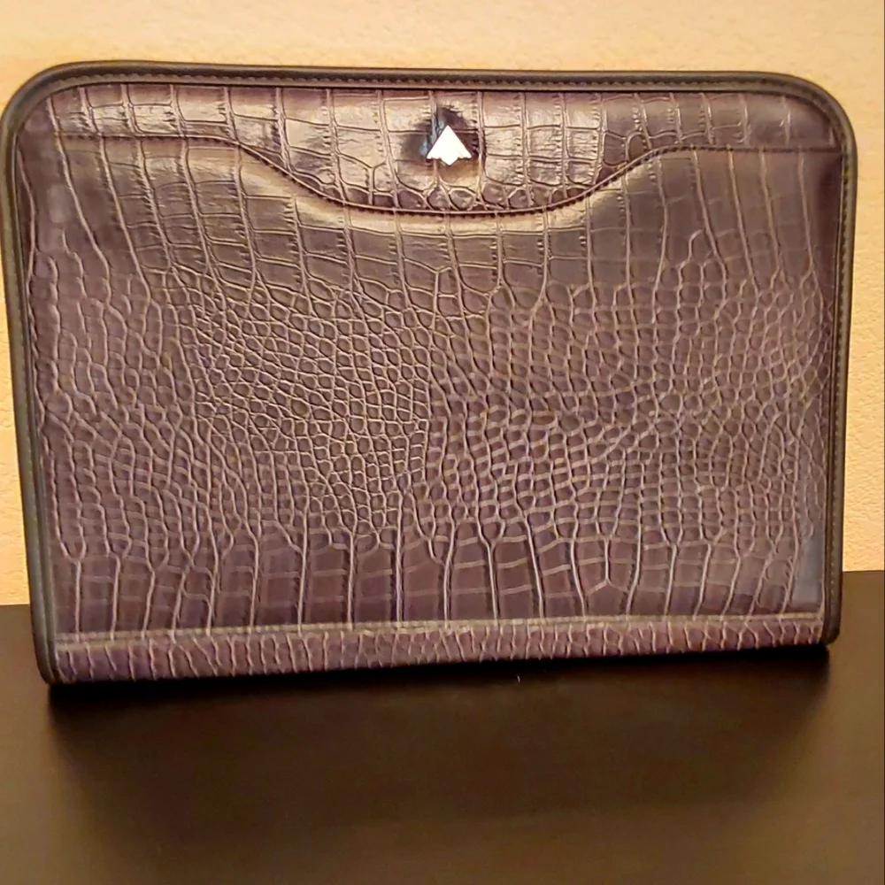 🌺 Near New Brown Leather (Croc) Attaché /Portfolio